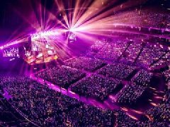 為(wèi)什么许嵩的演唱会能(néng)够人气爆棚，北京演唱会执行